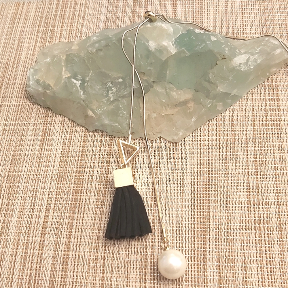 Vintage lariat necklace faux pearl tassle